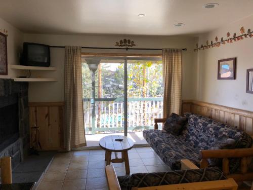 Balcony/terrace, Fireside Lodge in Big Bear Lake (CA) Balcony/terrace, Fireside Lodge in Big Bear Lake (CA)