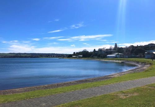 This photo about Waimahana Apartment 13 shared on HyHotel.com