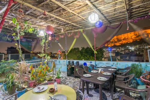 Hotel 1 BR Guest house in Umaid Chowk, Jodhpur (1C6A), by GuestHouser