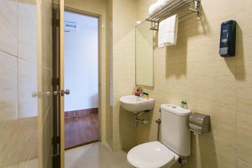 This photo about OYO 254 Metro Hotel shared on HyHotel.com