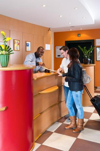 Előcsarnok, ibis Charleroi Centre Gare in Charleroi Előcsarnok, ibis Charleroi Centre Gare in Charleroi