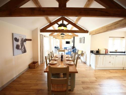 Court Hayes Farm Barns in เค็นนิวอร์ท Court Hayes Farm Barns in เค็นนิวอร์ท