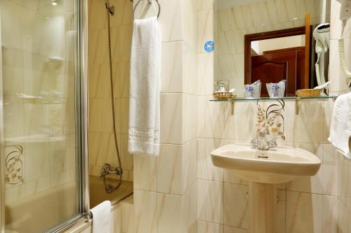 This photo about Hostal Macarena shared on HyHotel.com