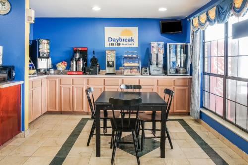 Eten en drinken, Days Inn by Wyndham Bastrop in Bastrop Eten en drinken, Days Inn by Wyndham Bastrop in Bastrop