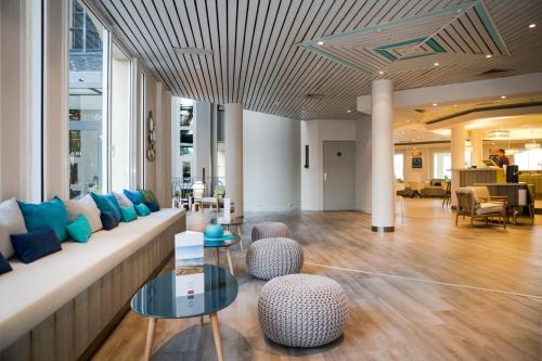 Bar/lounge, Mercure Thalasso & Spa Port Frejus in Frejus Bar/lounge, Mercure Thalasso & Spa Port Frejus in Frejus