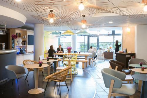 Food and beverages, Novotel Suites Paris Stade de France in Saint Denis Food and beverages, Novotel Suites Paris Stade de France in Saint Denis