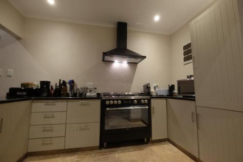 Konyha, Thatch by the Sea in Stanger / Kwadukuza Konyha, Thatch by the Sea in Stanger / Kwadukuza