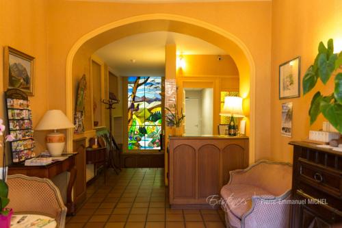 Hôtel des Voyageurs (Hotel des Voyageurs) in Uhart-Cize Hôtel des Voyageurs (Hotel des Voyageurs) in Uhart-Cize