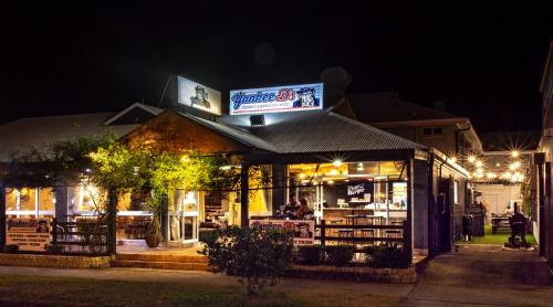 Restaurant, Motel Nomad in Cairns Restaurant, Motel Nomad in Cairns
