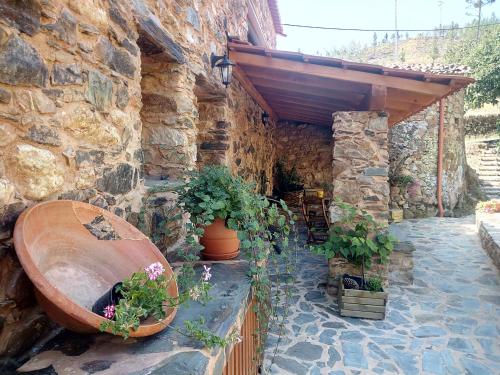 Балкон, REFÚGIO DO RAPOSO/CASA VEGA (REFUGIO DO RAPOSO/CASA VEGA) in Марван Балкон, REFÚGIO DO RAPOSO/CASA VEGA (REFUGIO DO RAPOSO/CASA VEGA) in Марван
