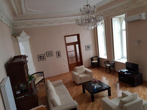 This photo about Fountain Square shared on HyHotel.com