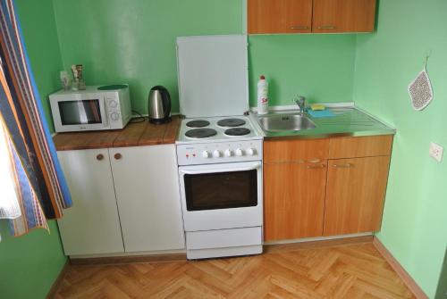 Kitchen, Narva Econom in Narva Kitchen, Narva Econom in Narva