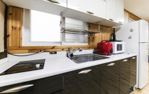 This photo about Daecheong Resortel shared on HyHotel.com