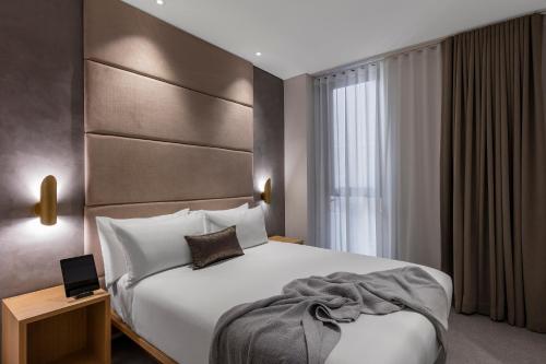 This photo about SKYE Suites Sydney shared on HyHotel.com