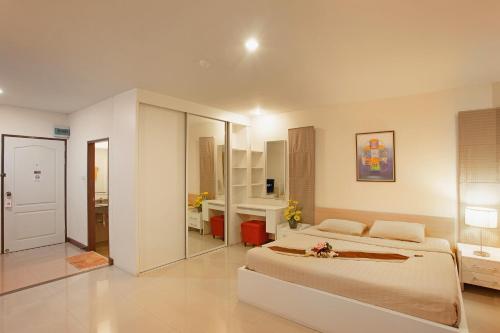 C-House & Residence Hotel Amata City in Pluak Daeng C-House & Residence Hotel Amata City in Pluak Daeng