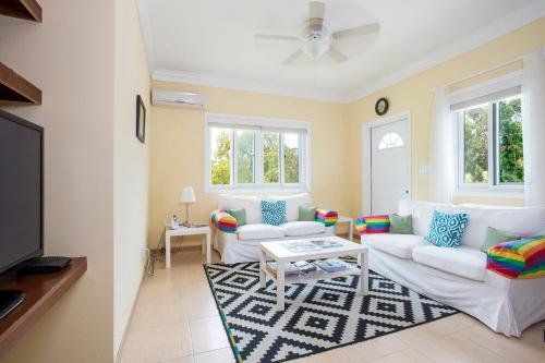 Facilities, Sir Charles Guest House in Eleuthera Facilities, Sir Charles Guest House in Eleuthera