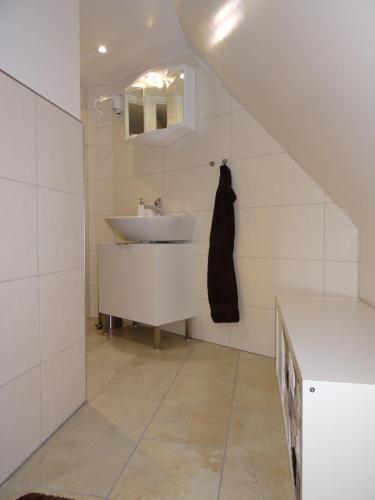 Bathroom, New Business Apartment with Flair in Hersbruck Bathroom, New Business Apartment with Flair in Hersbruck