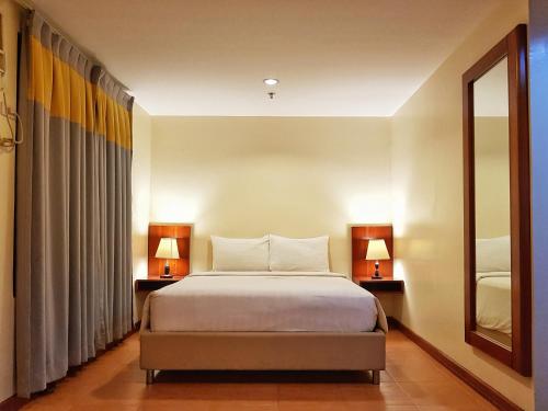 Guestroom, The Well Hotel Inc near Harrison Park Cebu Guestroom, The Well Hotel Inc near Harrison Park Cebu