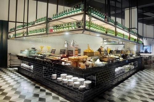 Food and beverages, The Zuri Hotel Palembang in Palembang Food and beverages, The Zuri Hotel Palembang in Palembang
