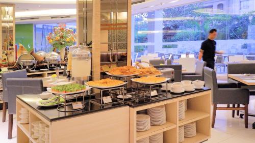 Restaurant, eL Hotel Jakarta in Kelapa Gading Restaurant, eL Hotel Jakarta in Kelapa Gading