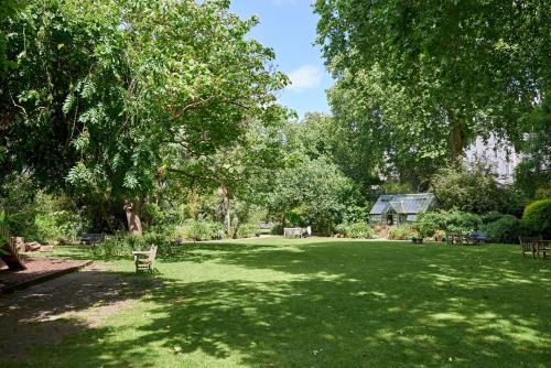 This photo about Eccleston Square Hotel shared on HyHotel.com