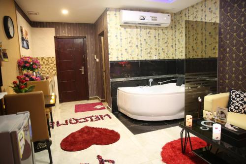Bathroom, Swat Hotel Apartment in Dammam Bathroom, Swat Hotel Apartment in Dammam