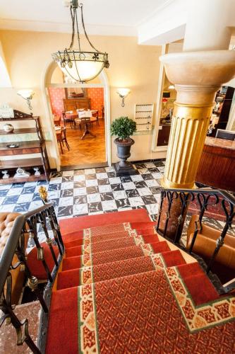 大堂, Avenue Hotel by F-Hotels in 布蘭肯柏 大堂, Avenue Hotel by F-Hotels in 布蘭肯柏