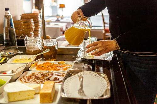 Food and beverages, Malecot Hotel by F-Hotels in Blankenberge Food and beverages, Malecot Hotel by F-Hotels in Blankenberge