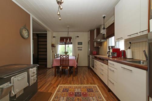 Kitchen, Pajula B&B in Jarvenpaa Kitchen, Pajula B&B in Jarvenpaa