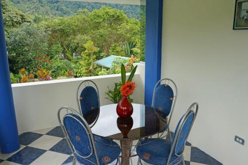 شرفة/ تراس, Mindo Real in Mindo شرفة/ تراس, Mindo Real in Mindo