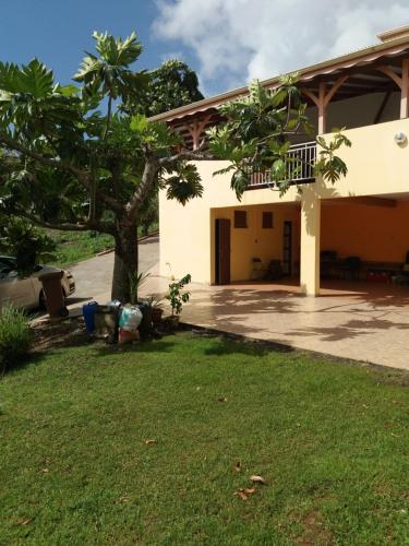 Instalaciones, Le Nid De Nicolas in Le Saint-Esprit Instalaciones, Le Nid De Nicolas in Le Saint-Esprit