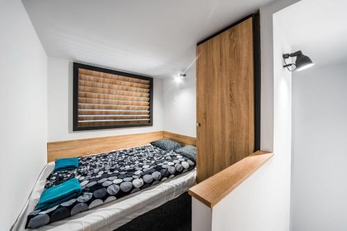 NEW DOB 53/3 CENTER APARTMENT