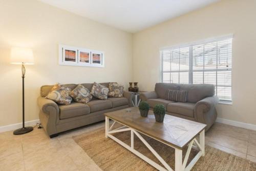 在meiguo.com看到的Villa Telles - Storey Lake的介绍图片