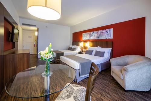 Guestroom, Hotel Panamby Guarulhos in Guarulhos Guestroom, Hotel Panamby Guarulhos in Guarulhos