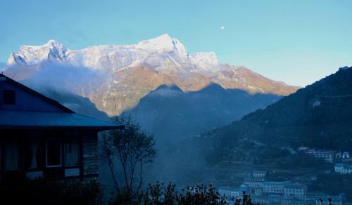 숙소 외관, Panorama Lodge and Restaurant in 에베레스트 리지온 (네팔) 숙소 외관, Panorama Lodge and Restaurant in 에베레스트 리지온 (네팔)