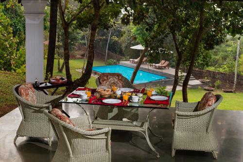 Eten en drinken, The Postcard Velha near Church of St. Francis of Assissi Eten en drinken, The Postcard Velha near Church of St. Francis of Assissi