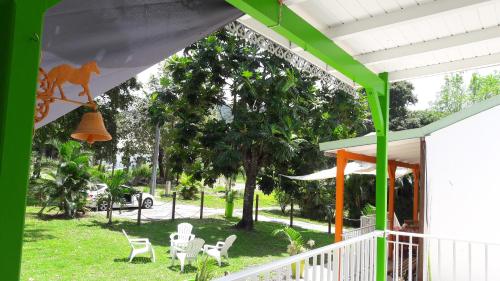 Garden, Bungalow PAPAYE in Pointe-Noire Garden, Bungalow PAPAYE in Pointe-Noire