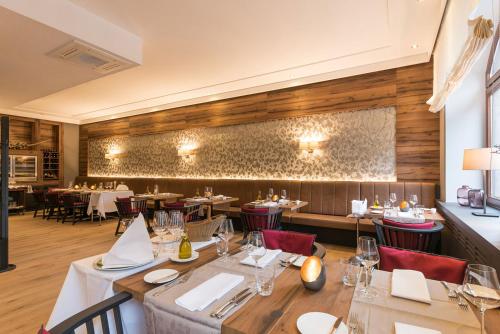 Ресторан, Hotel Bayerischer Hof in Ерланген Ресторан, Hotel Bayerischer Hof in Ерланген
