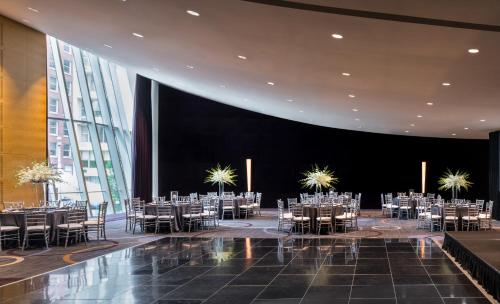 Banquet hall, Sofitel Chicago Magnificent Mile in River North Banquet hall, Sofitel Chicago Magnificent Mile in River North