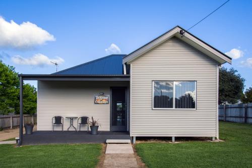 Exterior view, Topaz Cottage in Glen Innes Exterior view, Topaz Cottage in Glen Innes