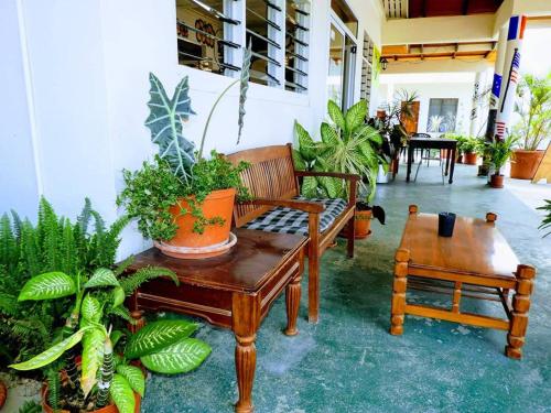 This photo about Simon's Place shared on HyHotel.com