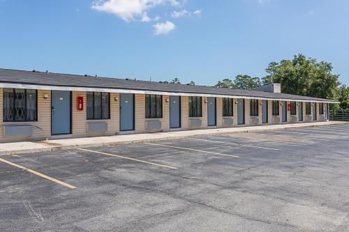 在meiguo.com看到的Golden Isles Inn & Suites的介绍图片