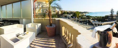Balkon/terasa, Hotel Lungomare in Reggio Calabria Balkon/terasa, Hotel Lungomare in Reggio Calabria
