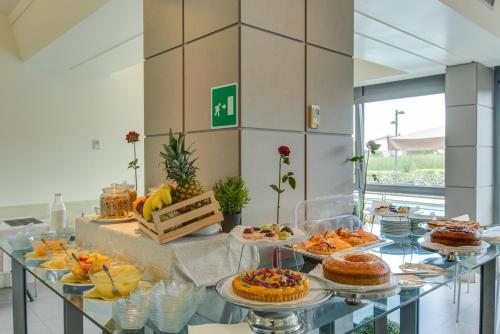 Food and beverages, Ardeatina Park Hotel in Castel di Leva Food and beverages, Ardeatina Park Hotel in Castel di Leva