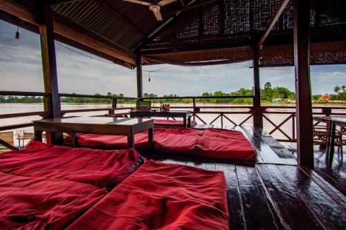 Pub/lounge, Mr Tho's Bungalow in Muang Khong Pub/lounge, Mr Tho's Bungalow in Muang Khong
