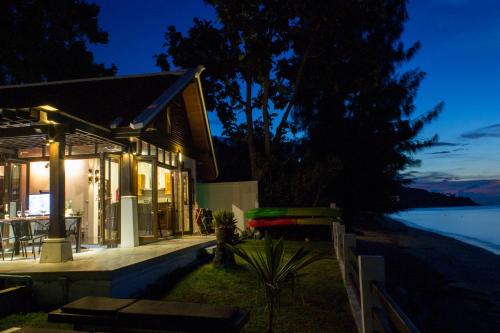 Beach Front Villa in Bang Por Beach Front Villa in Bang Por