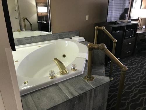 Létesítmények, Quality Inn and Conference Center in Richmond (Indiana) Létesítmények, Quality Inn and Conference Center in Richmond (Indiana)