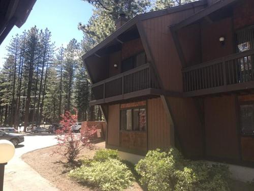 塔霍俱樂部度假酒店 (Club Tahoe Resort) in 斜坡村 塔霍俱樂部度假酒店 (Club Tahoe Resort) in 斜坡村