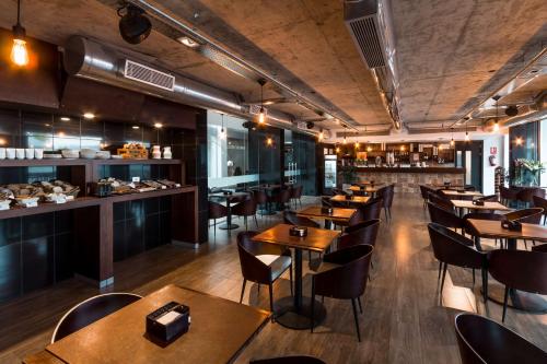 อาหารและเครื่องดื่ม, Dazzler by Wyndham Colonia in โคโลเนีย เดล ซาคราเมนโต อาหารและเครื่องดื่ม, Dazzler by Wyndham Colonia in โคโลเนีย เดล ซาคราเมนโต