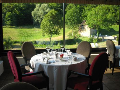 Restaurant, Hotel du Moulin aux Draps in Desvres Restaurant, Hotel du Moulin aux Draps in Desvres